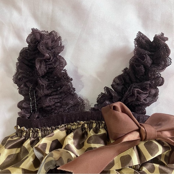 🩵2FOR$20 Boutique Brown&Gold Satin Giraffe Ruffle Romper - Picture 4 of 8